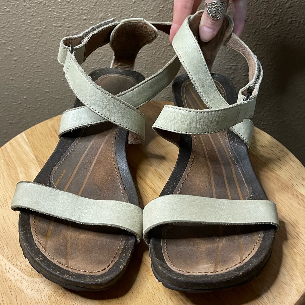 Teva Cabrillo Light Green Strappy Leather Cork Wedge Sandals Women’s 9.5